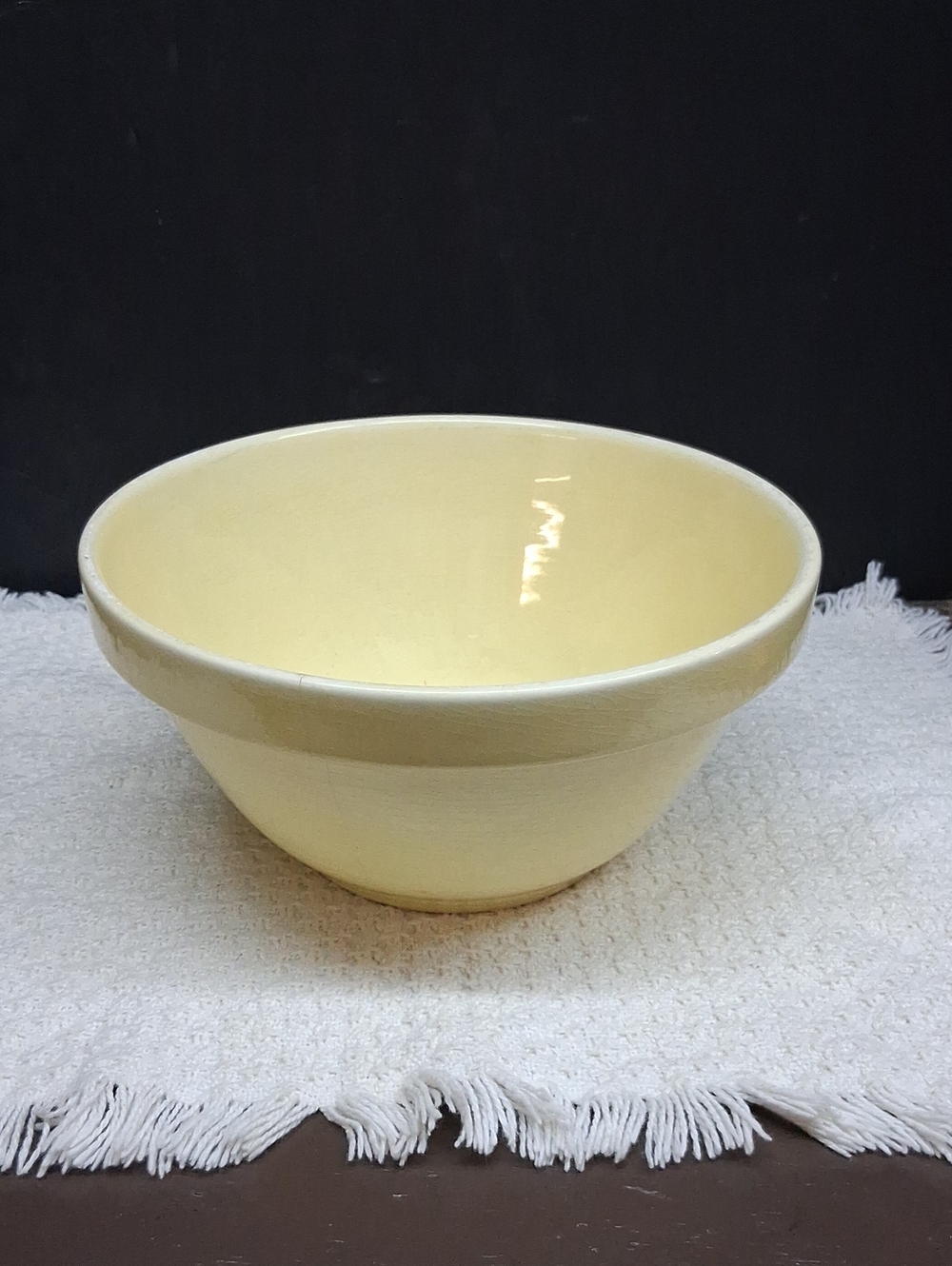 Vintage yellow mixing bowl:‎ Farmhouse Kitchen Decor
